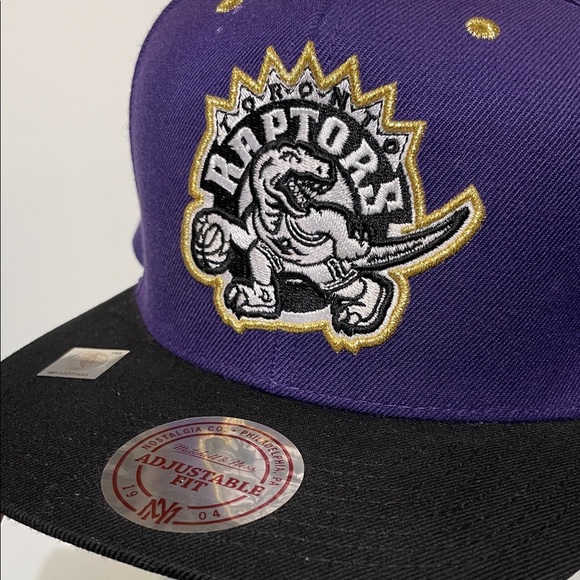 *NEW* Mitchell & Ness Toronto Raptors Snapback Hat - Picture 7 of 8